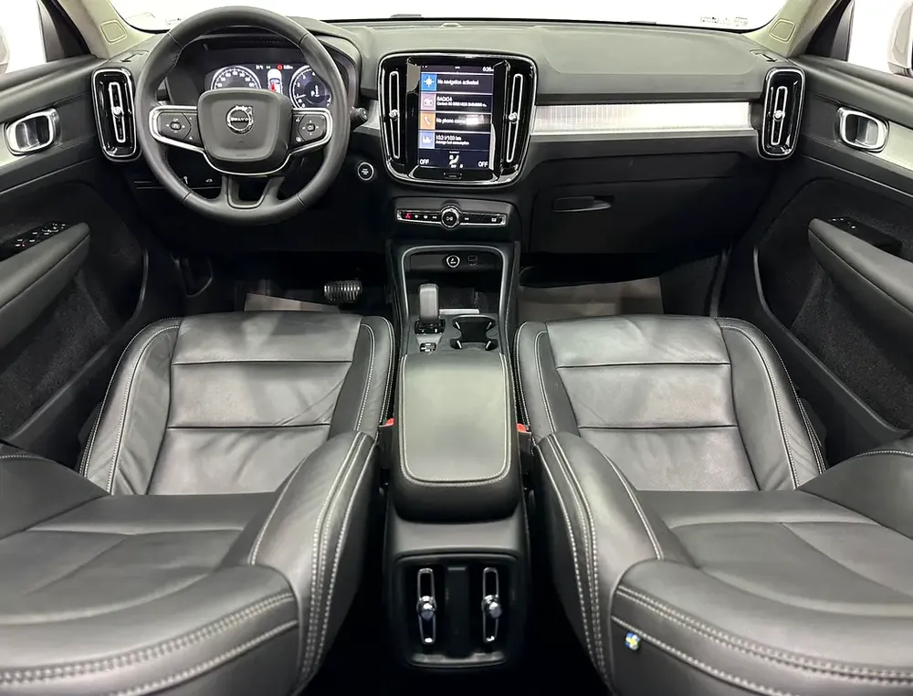 2022 Volvo XC40 T4,  Warranty, Full Volvo Service History, Low Kms, GCC - Image 10