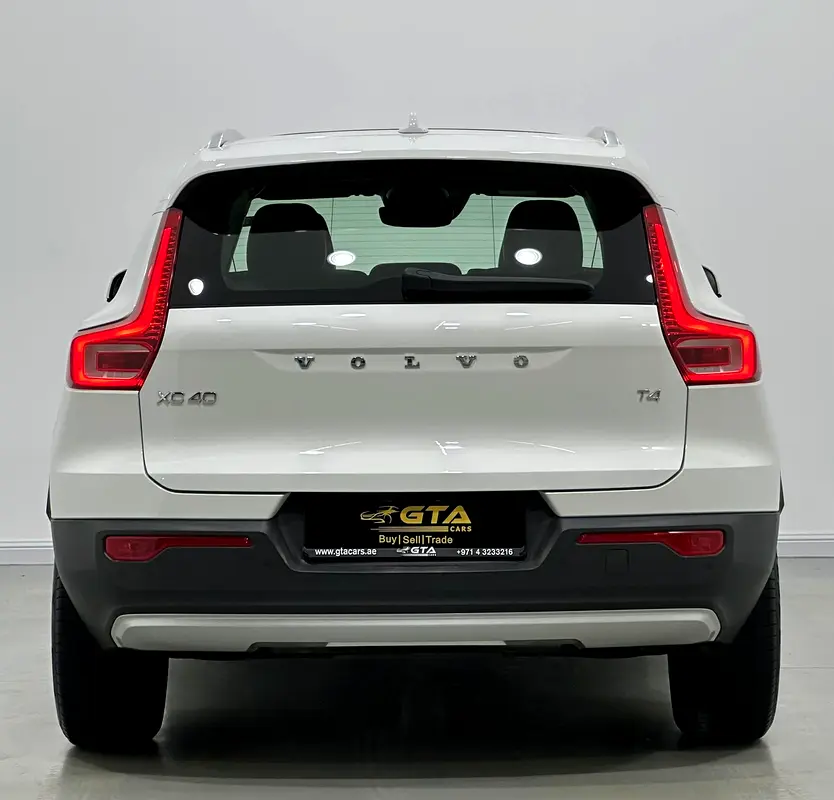 2022 Volvo XC40 T4,  Warranty, Full Volvo Service History, Low Kms, GCC - Image 5