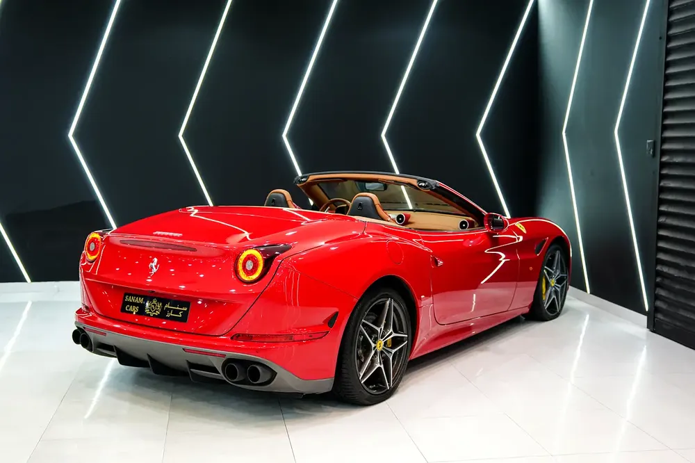 2017 Ferrari California T, Special Handling Package, Very Low KM, GCC Spec!! - Image 12