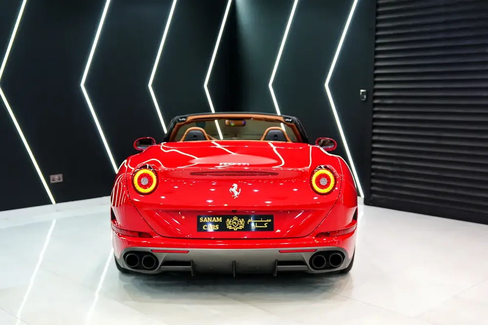 2017 Ferrari California T, Special Handling Package, Very Low KM, GCC Spec!! - Image 13