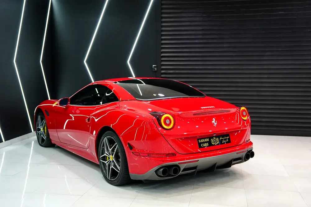 2017 Ferrari California T, Special Handling Package, Very Low KM, GCC Spec!! - Image 14