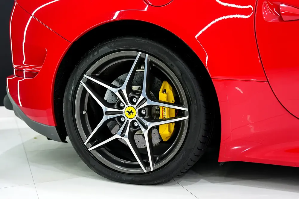 2017 Ferrari California T, Special Handling Package, Very Low KM, GCC Spec!! - Image 15