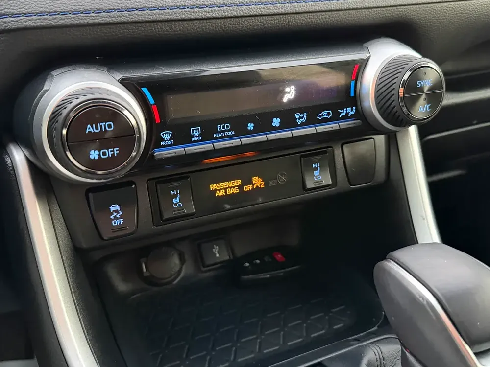 2021 TOYOTA RAV4 XSE HYBRID AWD FULL OPTIONS IMPORTED FROM USA - Image 13