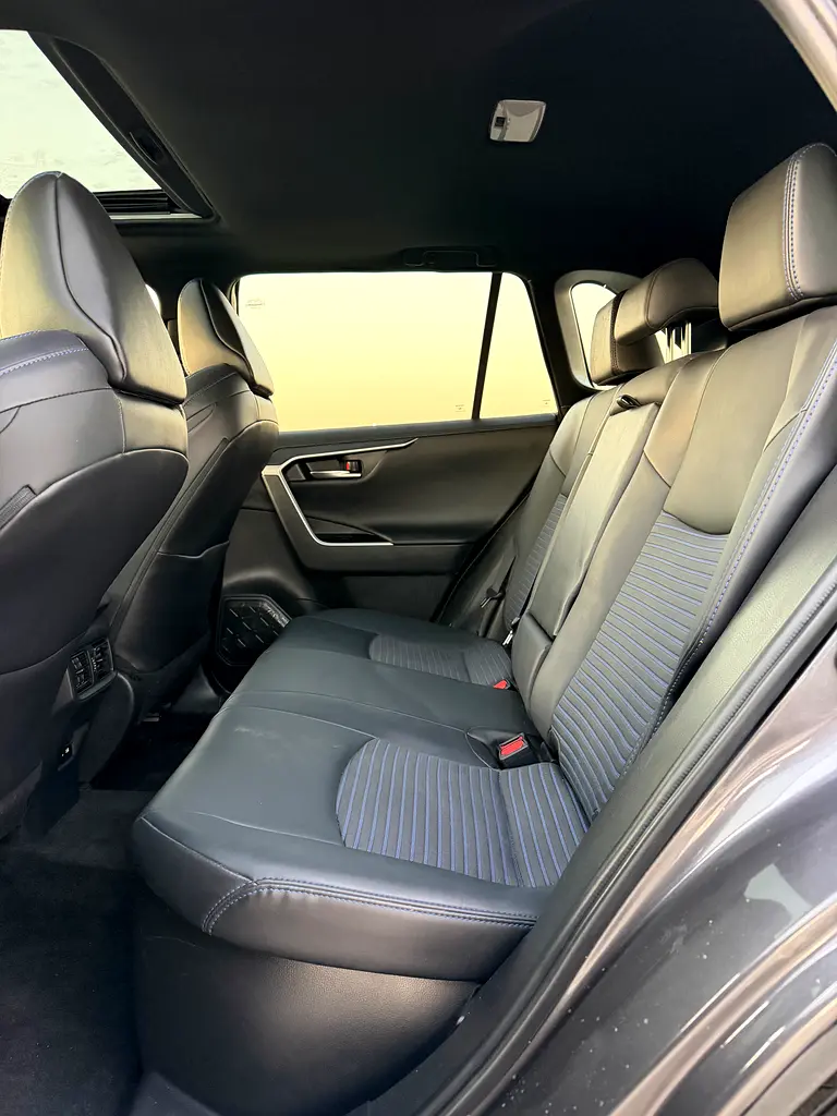2021 TOYOTA RAV4 XSE HYBRID AWD FULL OPTIONS IMPORTED FROM USA - Image 15