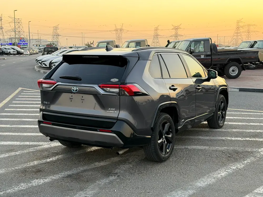 2021 TOYOTA RAV4 XSE HYBRID AWD FULL OPTIONS IMPORTED FROM USA - Image 4