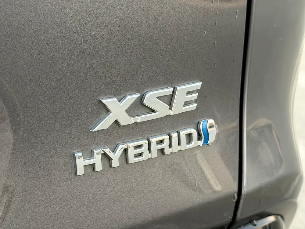 2021 TOYOTA RAV4 XSE HYBRID AWD FULL OPTIONS IMPORTED FROM USA - Image 7