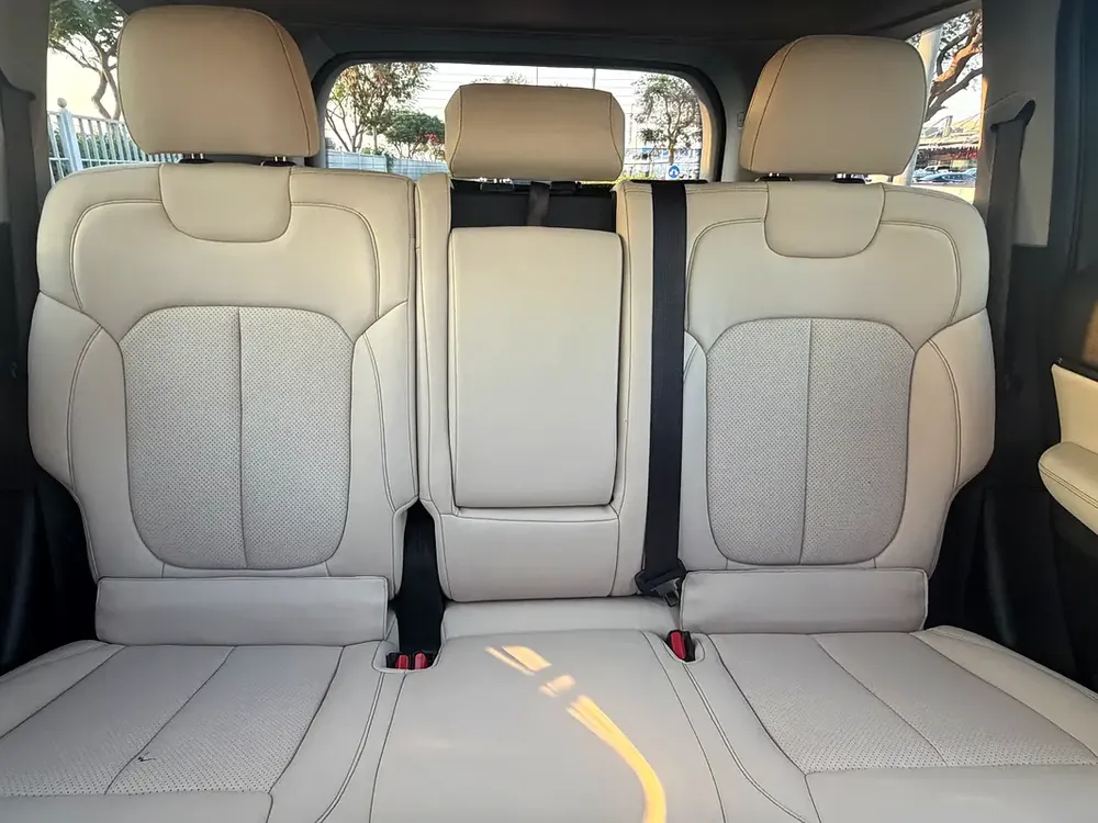2022 Jeep Grand Cherokee Laredo - American Specs - GCC Ready - Image 13