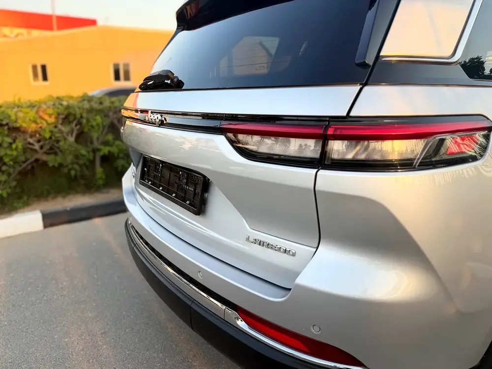 2022 Jeep Grand Cherokee Laredo - American Specs - GCC Ready - Image 14