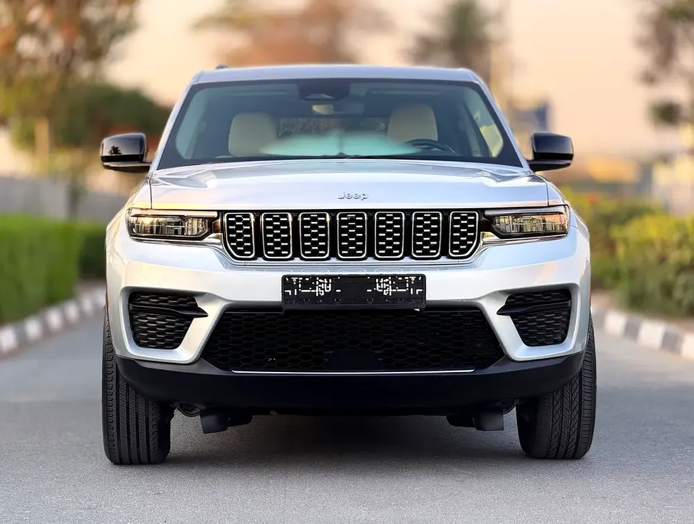 2022 Jeep Grand Cherokee Laredo - American Specs - GCC Ready - Image 5