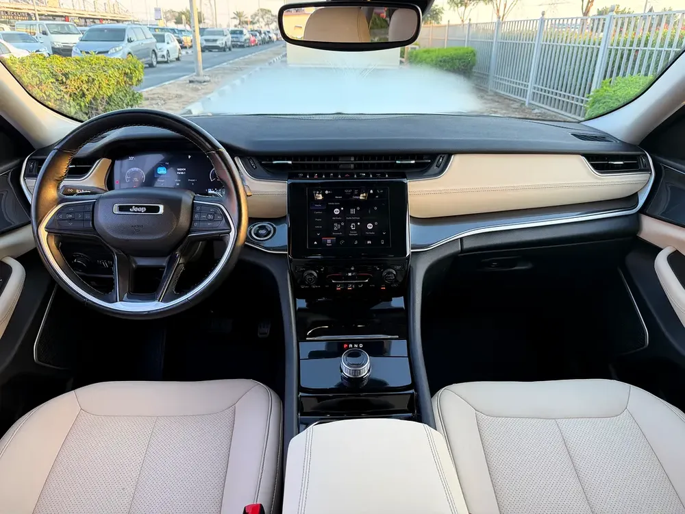 2022 Jeep Grand Cherokee Laredo - American Specs - GCC Ready - Image 9