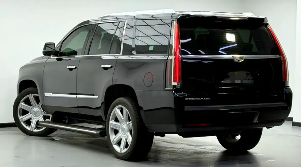 2016 Cadillac Escalade Fully Loaded | GCC Specs | Service Contract - Image 5