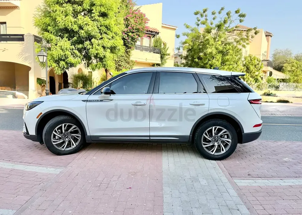 Pristine 2023 Lincoln Corsair | Under agency warranty  service contract, GCC | Luxury Compact S - Image 12