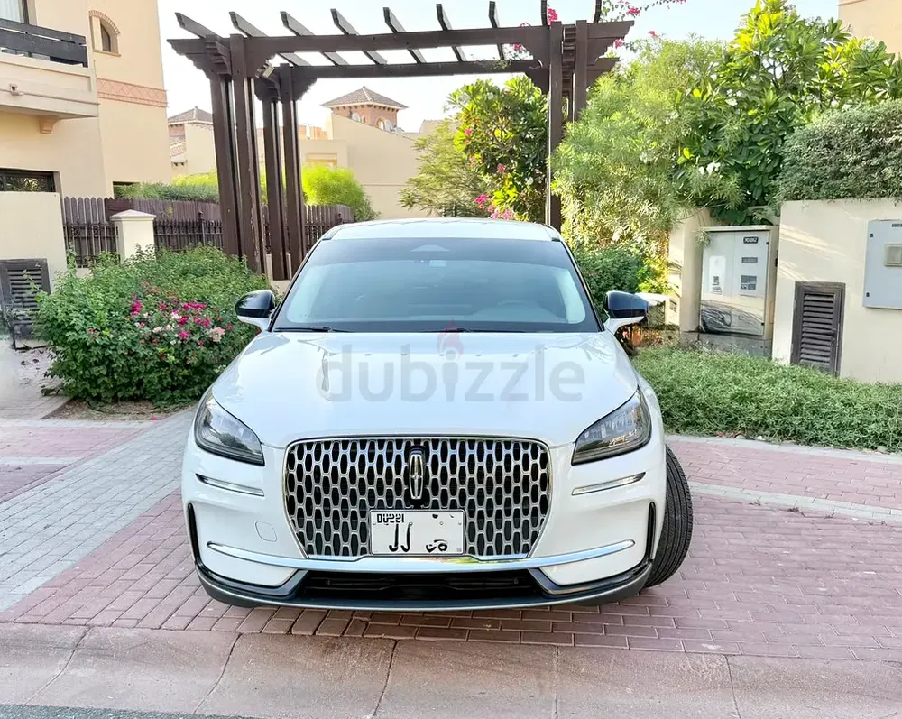 Pristine 2023 Lincoln Corsair | Under agency warranty  service contract, GCC | Luxury Compact S - Image 13