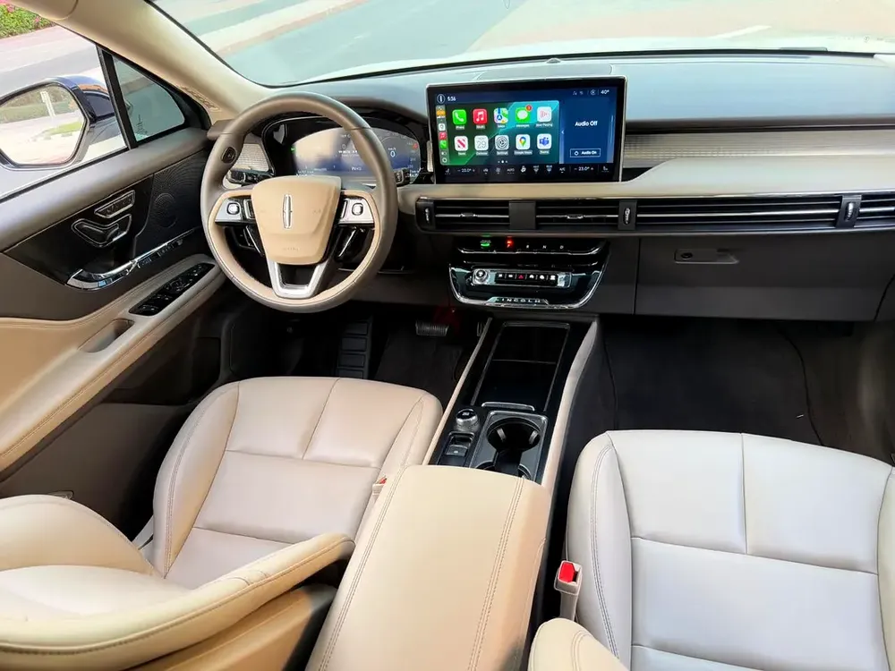 Pristine 2023 Lincoln Corsair | Under agency warranty  service contract, GCC | Luxury Compact S - Image 14