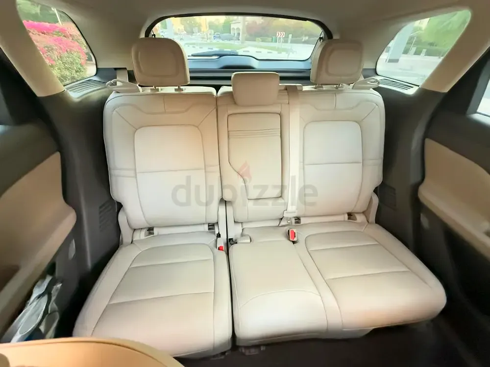 Pristine 2023 Lincoln Corsair | Under agency warranty  service contract, GCC | Luxury Compact S - Image 19