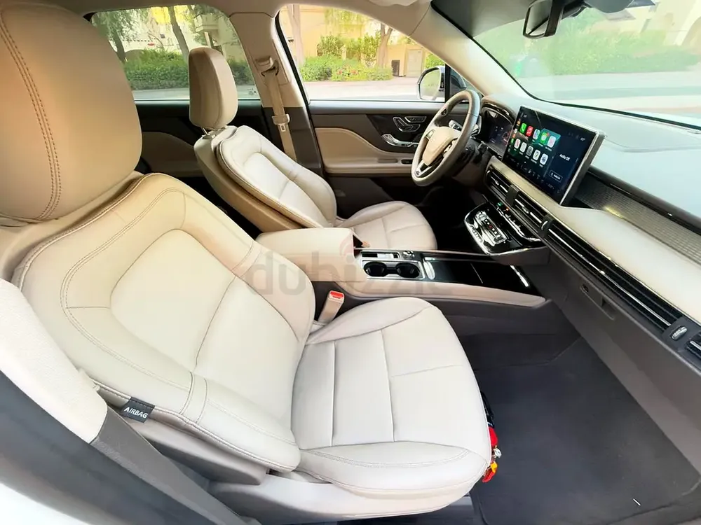 Pristine 2023 Lincoln Corsair | Under agency warranty  service contract, GCC | Luxury Compact S - Image 5