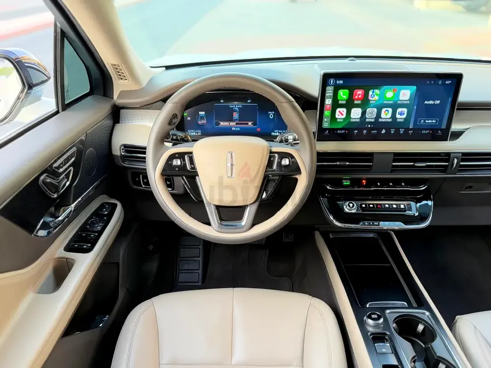 Pristine 2023 Lincoln Corsair | Under agency warranty  service contract, GCC | Luxury Compact S - Image 6