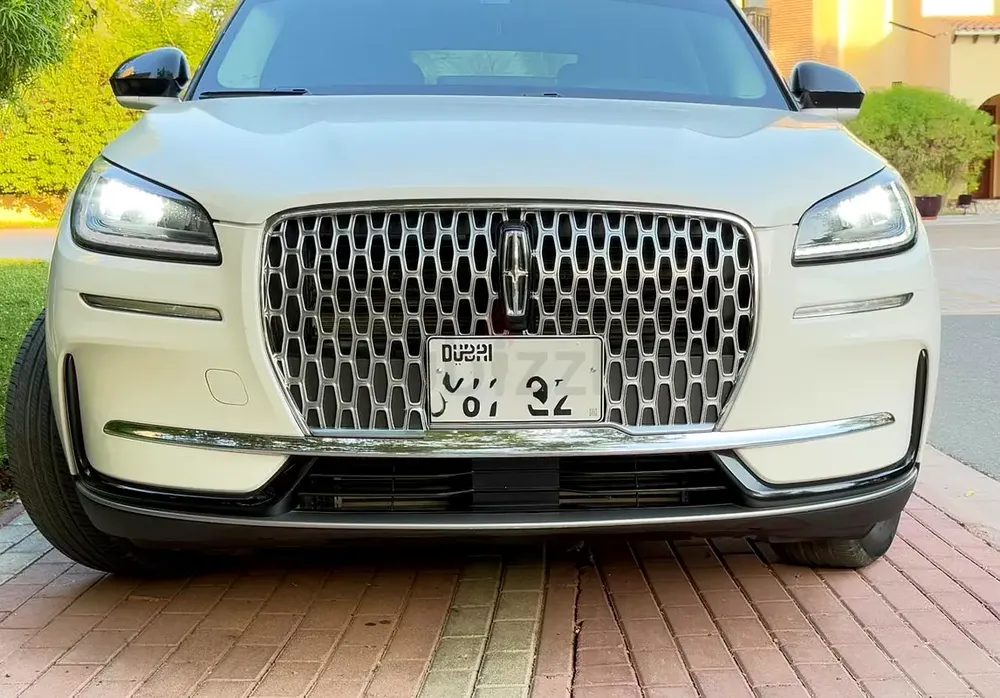 Pristine 2023 Lincoln Corsair | Under agency warranty  service contract, GCC | Luxury Compact S - Image 8