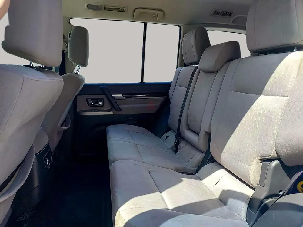 AED 2193/month | 2015 Mitsubishi Pajero  | GCC Specs | Ref#461617 - Image 11