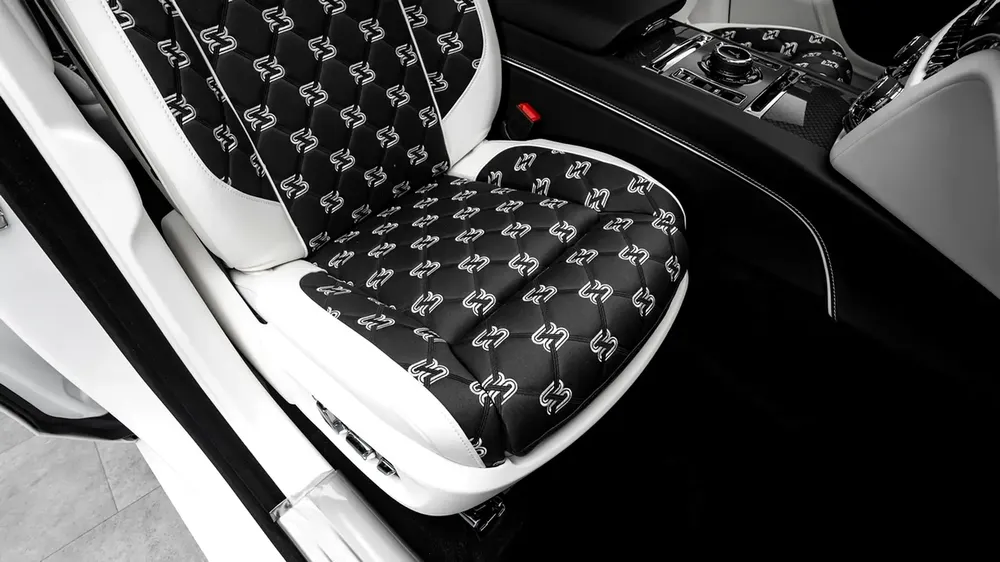 Rolls-Royce Ghost Black Badge - 2026 - GCC - Under Warranty and Service Contract - Image 14