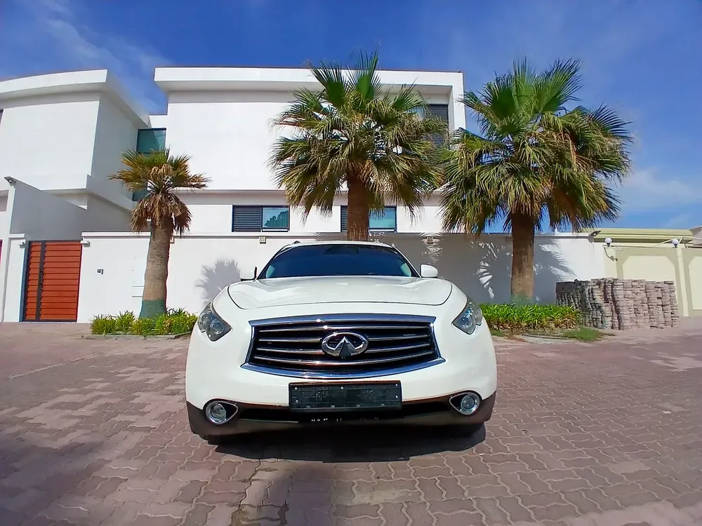 Infiniti QX70 2015 GCC Specs - Image 12