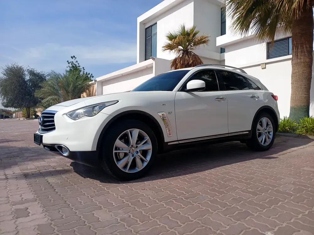 Infiniti QX70 2015 GCC Specs - Image 9