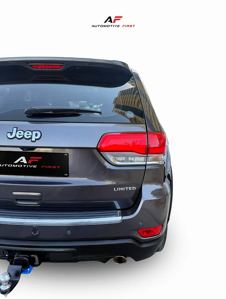 2017 Jeep Grand Cherokee Limited 5.7L V8 | GCC Specs | Excellent Condition - Image 12