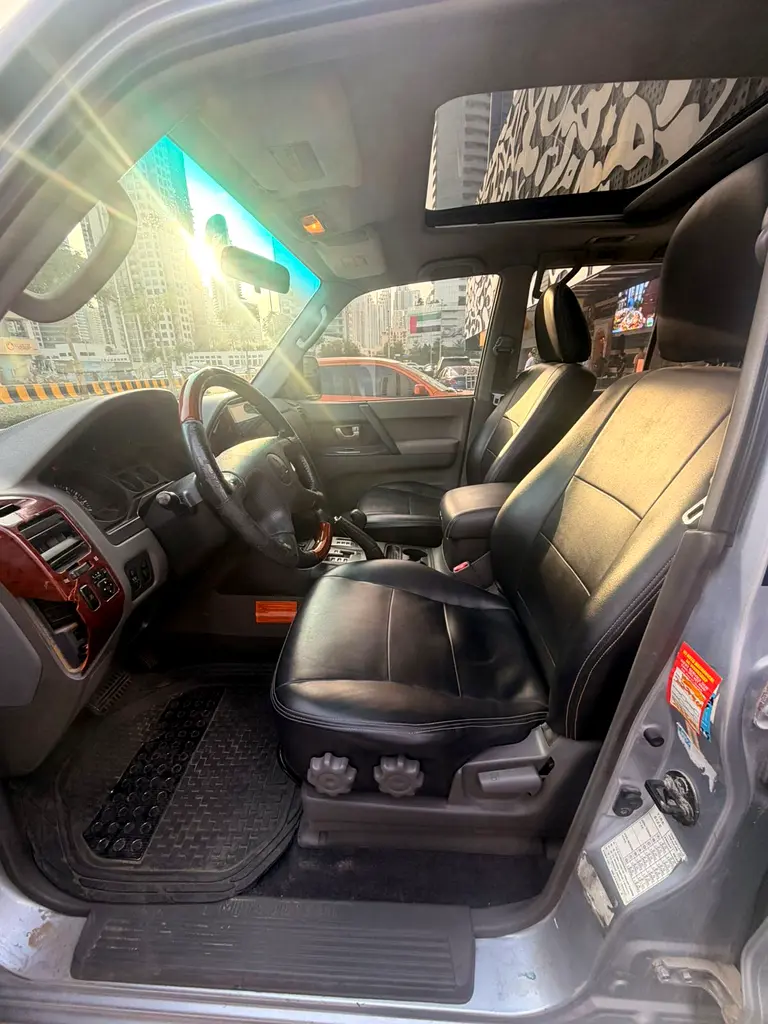 2004 Mitsubishi Pajero 3.5 GC - Image 12