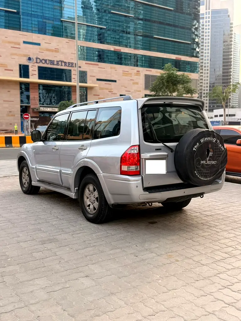 2004 Mitsubishi Pajero 3.5 GC - Image 4