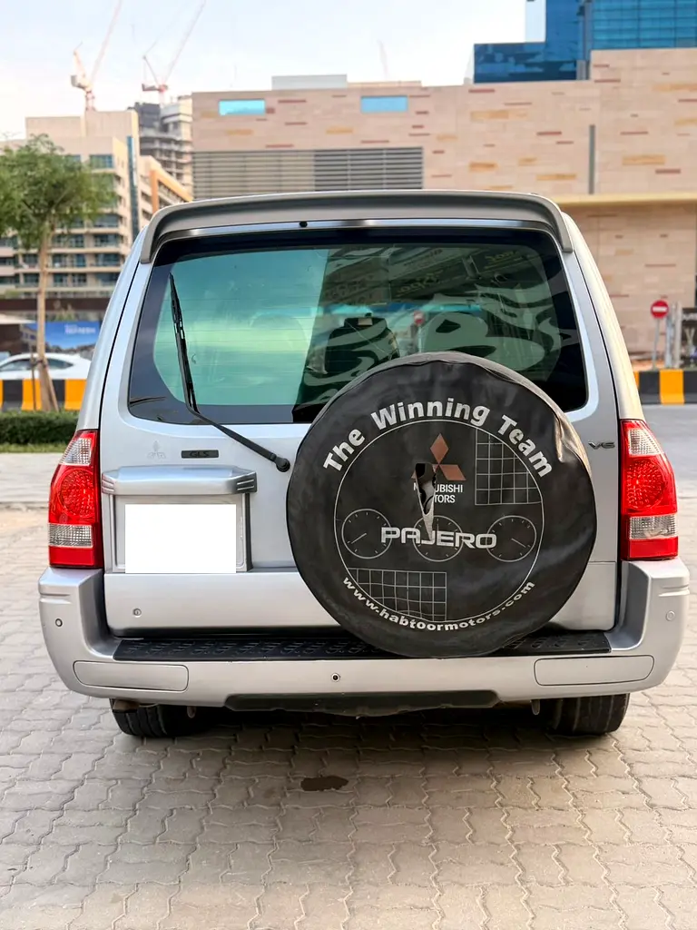 2004 Mitsubishi Pajero 3.5 GC - Image 5