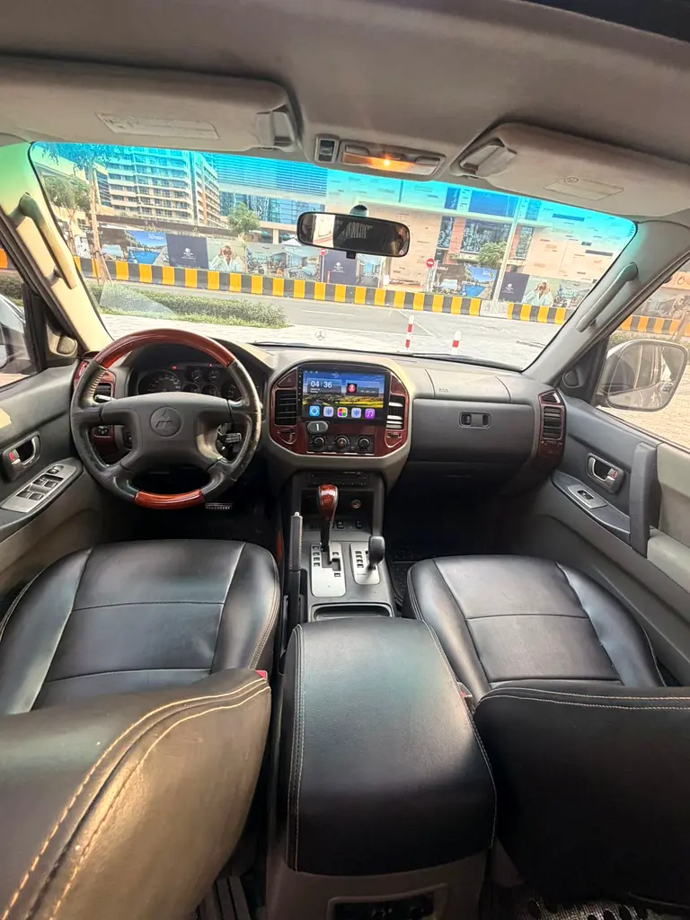 2004 Mitsubishi Pajero 3.5 GC - Image 8