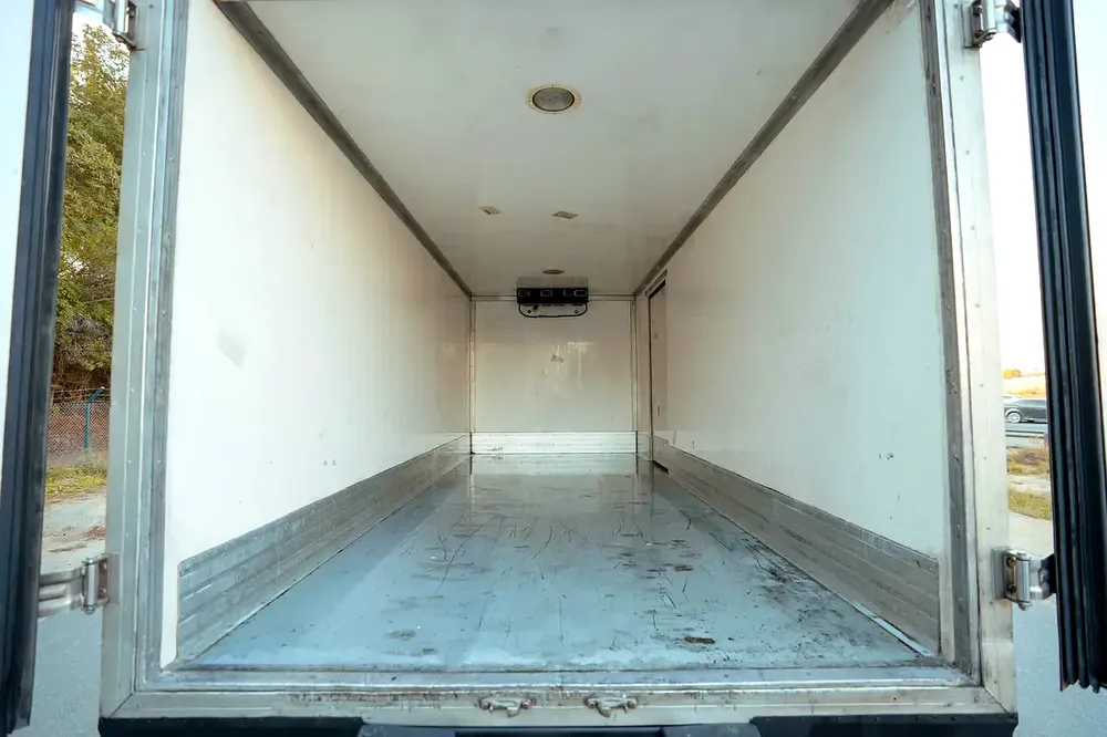 Mitsubishi Canter | Chiller Reddot | GCC Specs | Ref#M16535 - Image 7