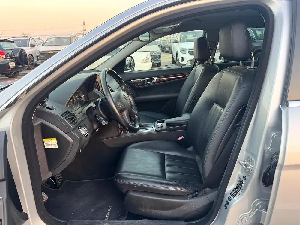Mercedes-Benz C-Class C250, 2008, Auction Grade 4/bJapanese Specs - Image 12
