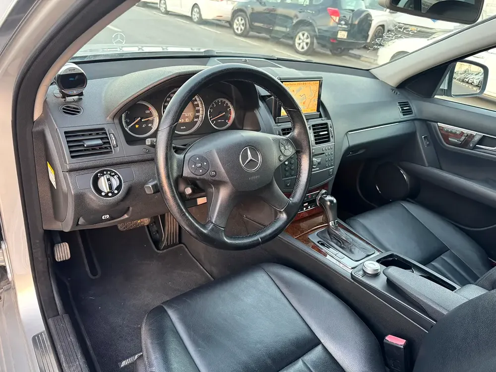 Mercedes-Benz C-Class C250, 2008, Auction Grade 4/bJapanese Specs - Image 7