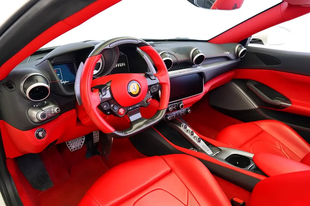 CARBON INTERIOR | PORTOFINO | SERVICE TILL 2026 - Image 11