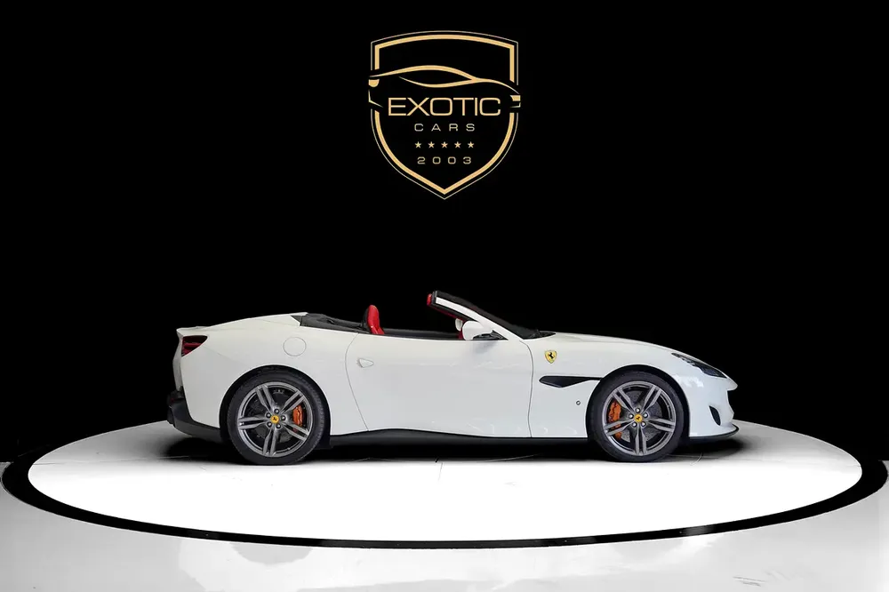CARBON INTERIOR | PORTOFINO | SERVICE TILL 2026 - Image 4