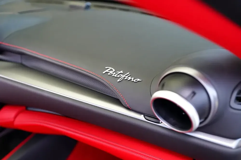 CARBON INTERIOR | PORTOFINO | SERVICE TILL 2026 - Image 8