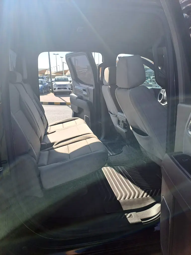 CHEVROLET SILVERADO LT 2023 GCC 4 DOOR VERY CLEAN CAR NO ACCIDENT NO REPAINT - Image 14