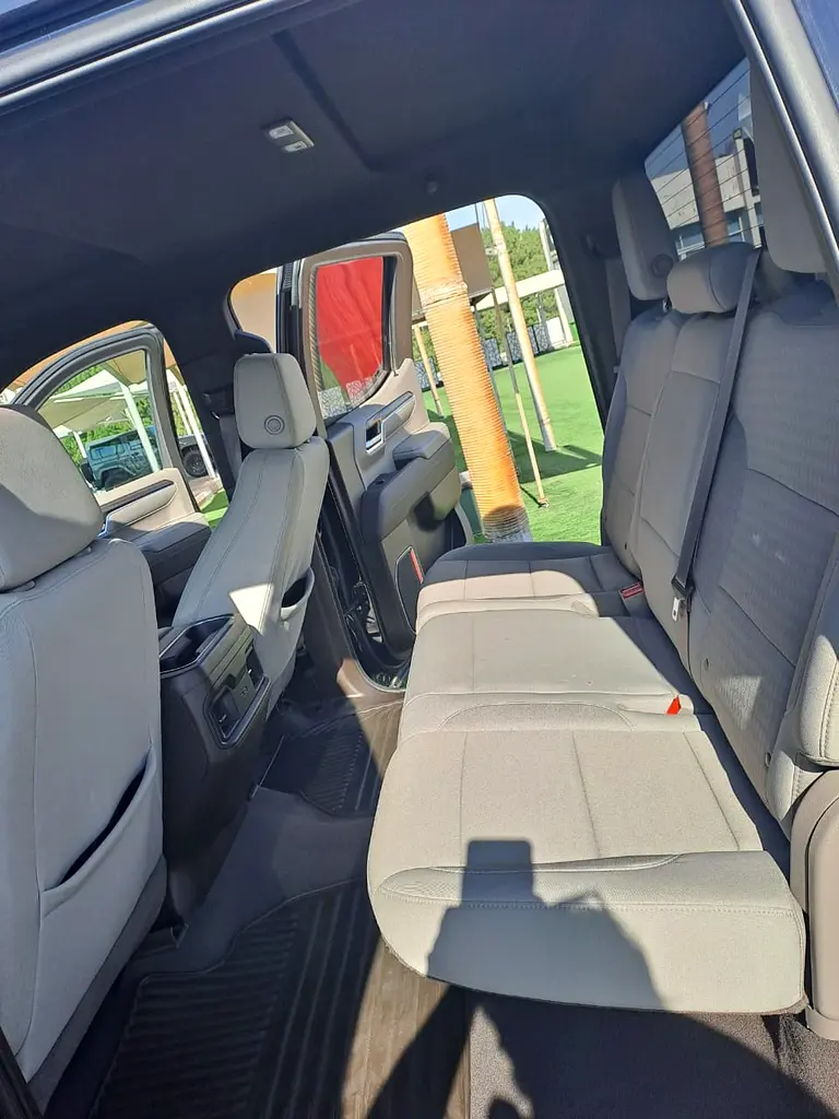 CHEVROLET SILVERADO LT 2023 GCC 4 DOOR VERY CLEAN CAR NO ACCIDENT NO REPAINT - Image 15