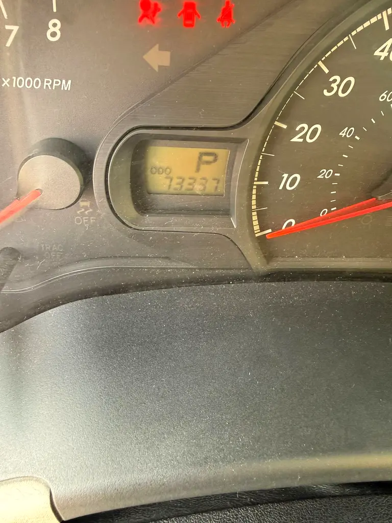 Toyota Sienna LE 2013, American Specs - Well Maintained - Image 9