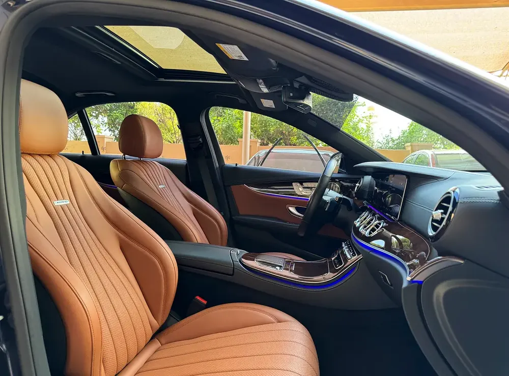 2023 Mercedes-Benz E-Class E 350 - Pristine Condition - US Specs - Image 4