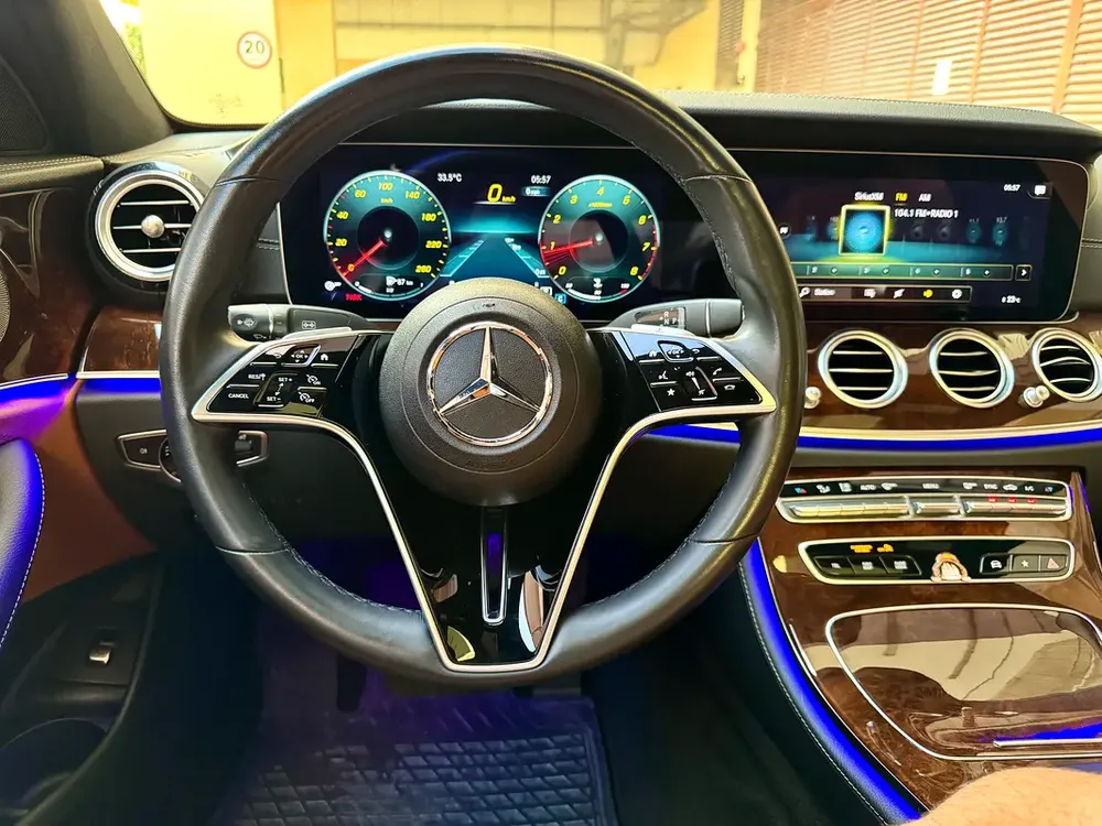 2023 Mercedes-Benz E-Class E 350 - Pristine Condition - US Specs - Image 5