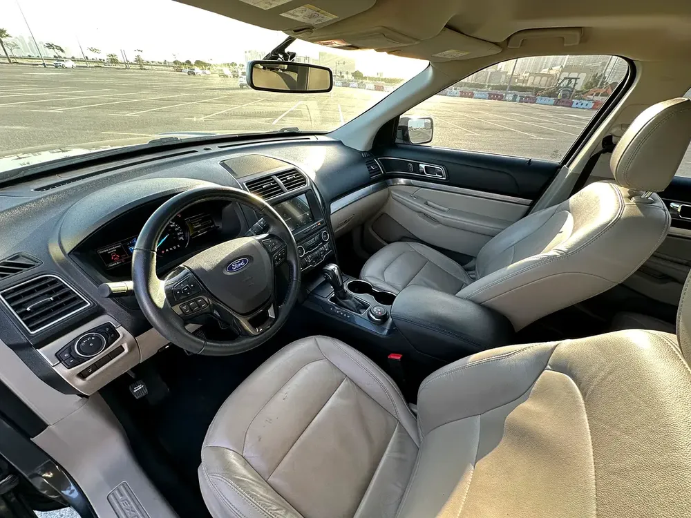 2018 Ford Explorer XLT | GCC Specs | Well Maintained - Image 4