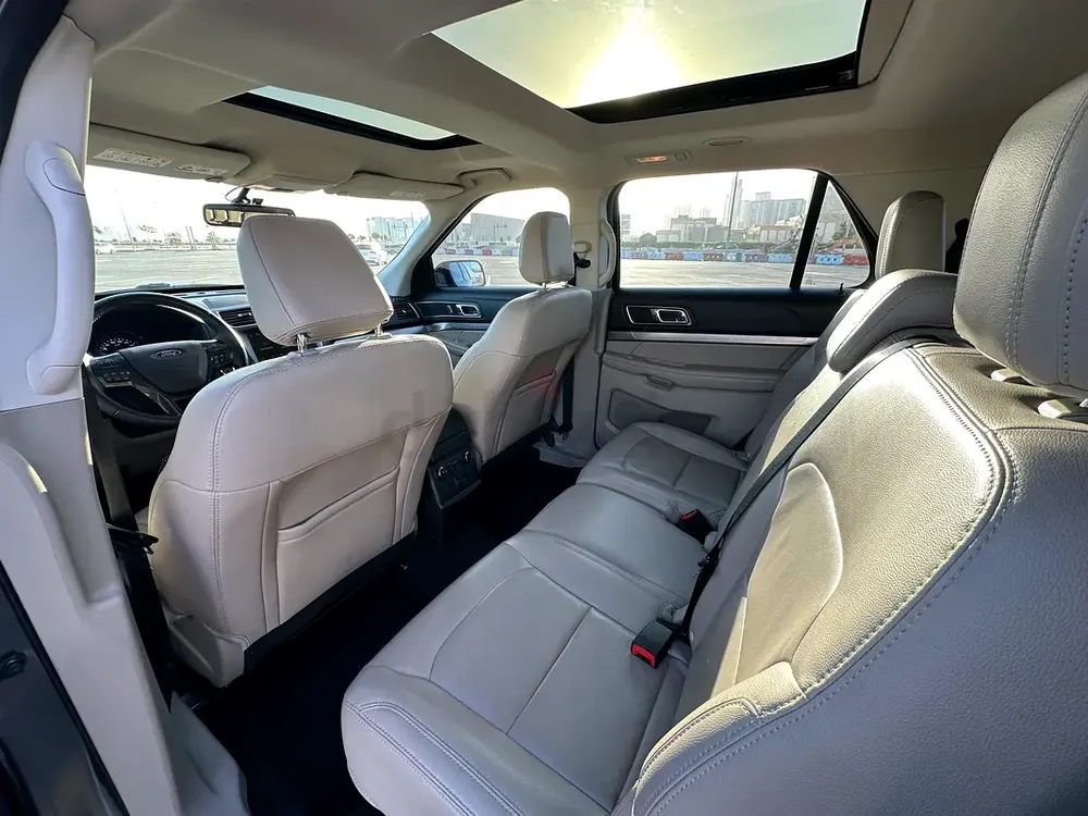 2018 Ford Explorer XLT | GCC Specs | Well Maintained - Image 5