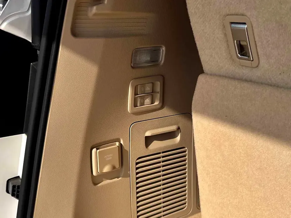 2024 (RIGHT HAND DRIVING) LAND CRUISER 300 ZX 3.5L PETROL 7-SEATS BRAND NEW 0KM FOR EXPORT ONLY - Image 16
