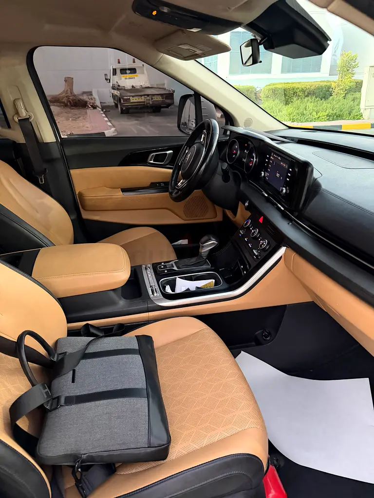 Kia Carnival 2021 | Korean Specs | Spacious Family Minivan - Image 9
