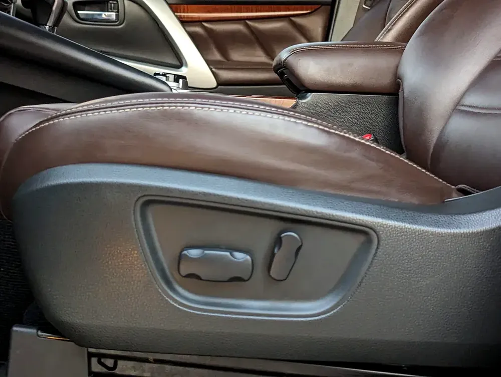 MITSUBISHI MONTERO SPORT 2019 GLS 4WD FULL OPTION GCC ACCIDENT FREE IN EXCELLENT CONDITION - Image 10