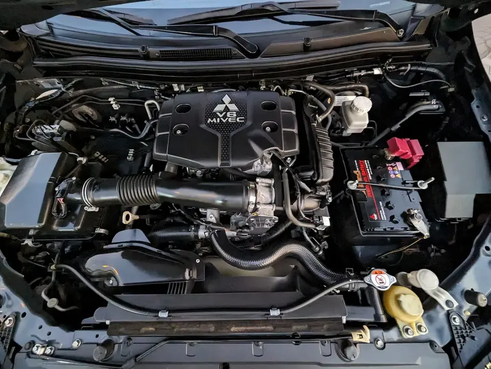 MITSUBISHI MONTERO SPORT 2019 GLS 4WD FULL OPTION GCC ACCIDENT FREE IN EXCELLENT CONDITION - Image 11