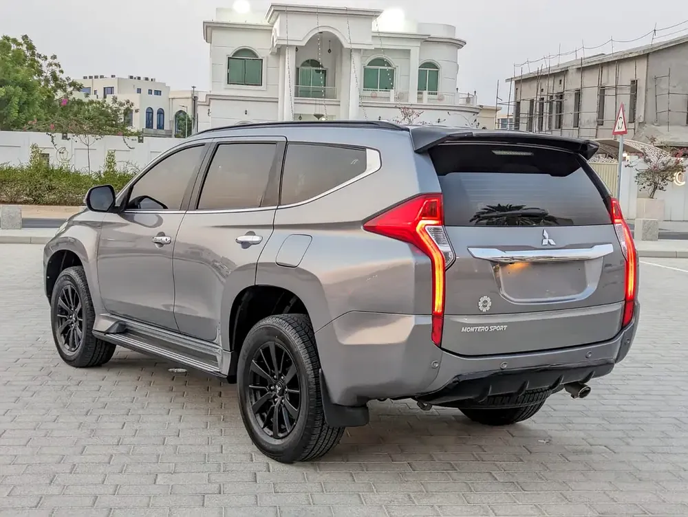 MITSUBISHI MONTERO SPORT 2019 GLS 4WD FULL OPTION GCC ACCIDENT FREE IN EXCELLENT CONDITION - Image 14