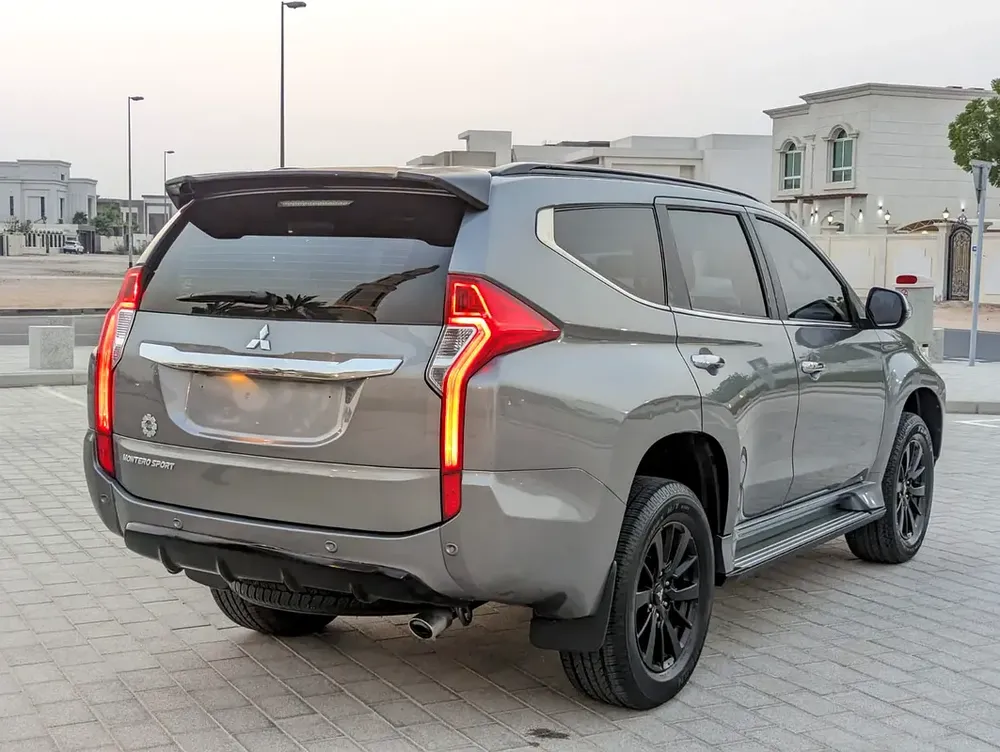 MITSUBISHI MONTERO SPORT 2019 GLS 4WD FULL OPTION GCC ACCIDENT FREE IN EXCELLENT CONDITION - Image 15